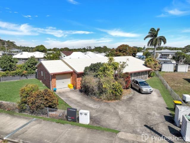 DUPLEX, BRICK AT BEACH PERFECT INVESTMENT