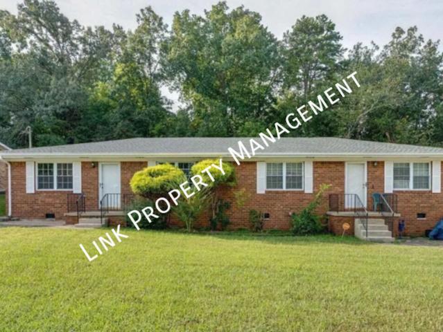 MOVE IN SPECIAL, OCTOBER FREE RENT! Brick Duplex 2 bedroom in East Ridge convenient to everything!