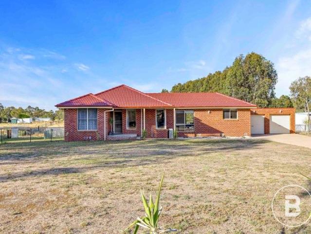 Brick Home on Approx. 2.5 Acres Close to Ararat CBD