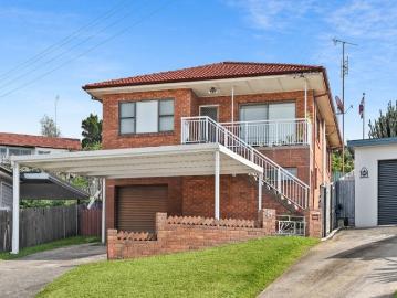 Brick Home with Coastal Views & Self Contained Granny Flat