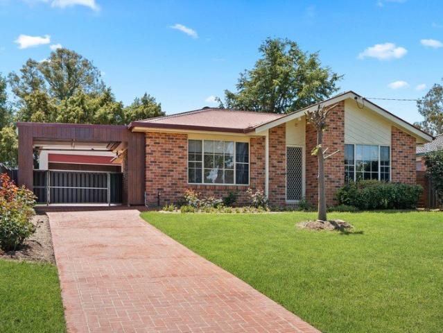 Brick home 4 bedrooms