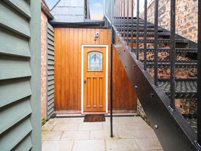 Brick Kiln Street, The Old Sweet Shop. 1 bed apartment to rent £775 pcm £179 pw