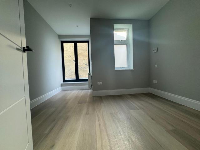 Brick Lane, Shoreditch, London E1, 1 bed flat to rent, £2,250 pcm | PrimeLocation