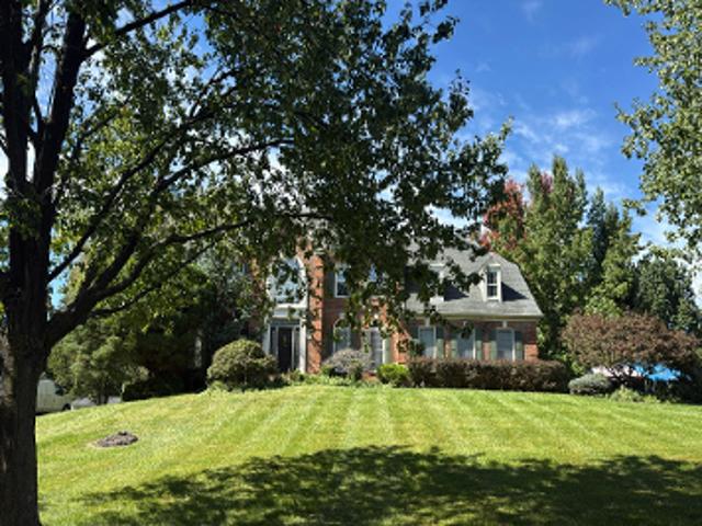 Brick Manor Cir