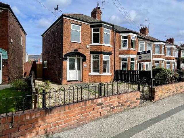 Bricknell Avenue, Hull HU5 3 bed terraced house to rent £895 pcm £207 pw