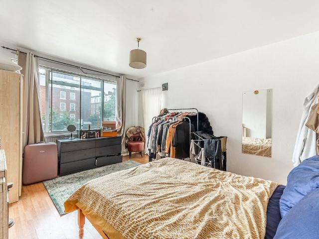 Brickbarn Close, Chelsea, London SW10, 3 bed flat to rent, £2,817 pcm | PrimeLocation