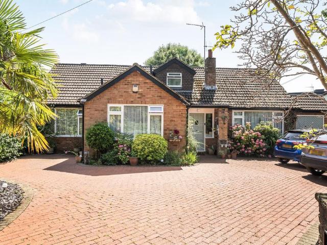 Bricket Wood, Watford, AL2 2 bed maisonette to rent £1,700 pcm £392 pw