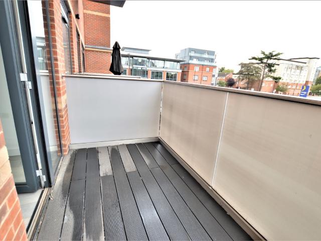 Brickfield Court, Slough SL1, 1 bed flat to rent, £1,200 pcm | PrimeLocation