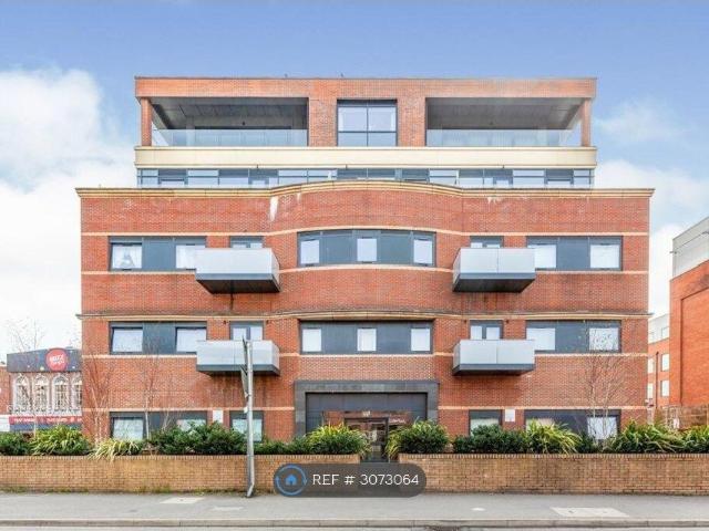 Brickfield Court, Slough SL1, 1 bed flat to rent, £1,350 pcm | PrimeLocation