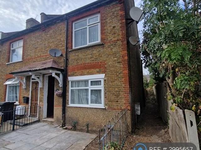 Brickfield Lane, Hayes, UB3 4 bed end of terrace house to rent £2,350 pcm £542 pw