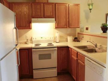 Brickstone Townhomes 3 Bedroom Apartment for Rent at 850 Walnut Pl, Chaska, MN 55318