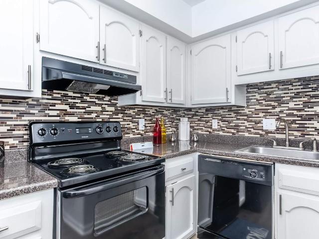 Brickyard Flats 3 Bedroom Apartment for Rent at 6363 Hollister Drive, Speedway, IN 46224 Speedway