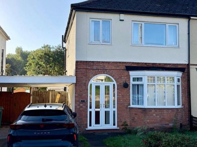 Bridgnorth Road, Wolverhampton WV6 3 bed house to rent £1,195 pcm £276 pw