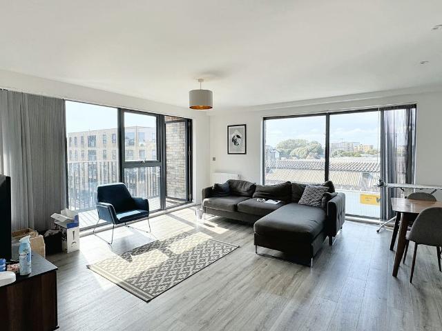 Bridgewater House, Victoria Road, Ashford TN23, 2 bed flat to rent, £1,525 pcm | PrimeLocation