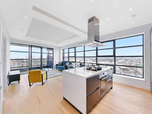 Bridgewater House, London City Island, London E14, 2 bed flat to rent, £3,450 pcm | PrimeLocation