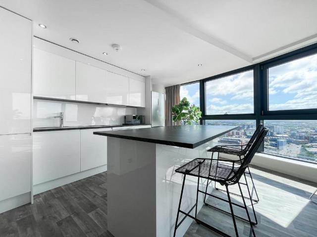 Bridgewater Place, Water Lane, Leeds 2 bed flat to rent £2,500 pcm £577 pw