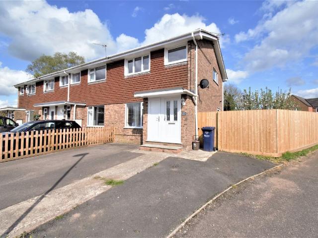 Bridge Close, Gillingham SP8, 3 bed end terrace house to rent, £1,100 pcm | PrimeLocation