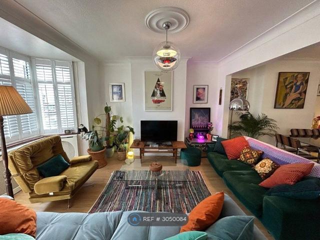 Bridge End, London E17, 3 bed end terrace house to rent, £3,250 pcm | PrimeLocation