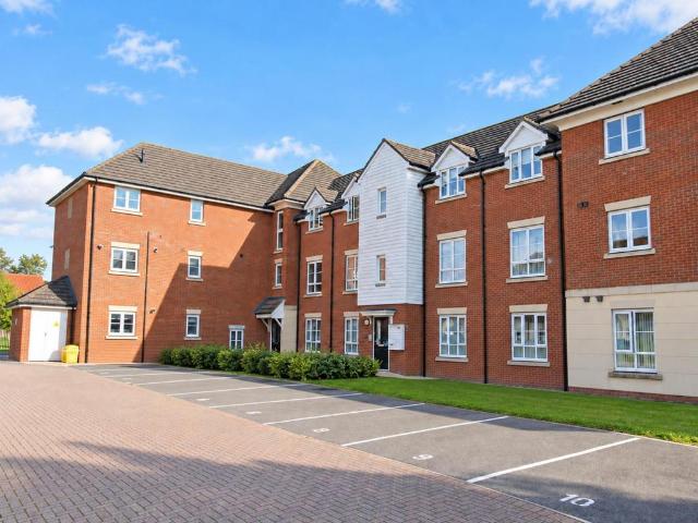 Bridge Farm Close, Bury St. Edmunds IP28 2 bed apartment to rent £1,250 pcm £288 pw