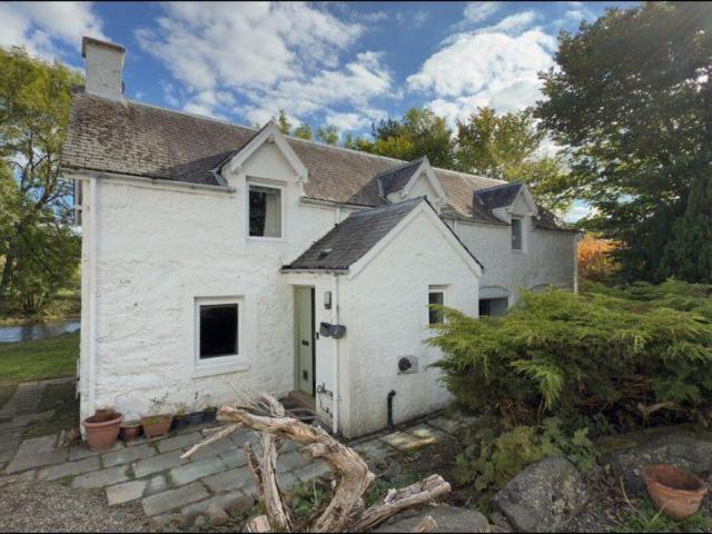 Bridge Of Cally PH10 3 bed detached house to rent £1,300 pcm £300 pw