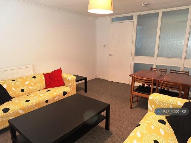 Bridge Of Allan, Bridge Of Allan. 2 bed flat to rent £995 pcm £230 pw