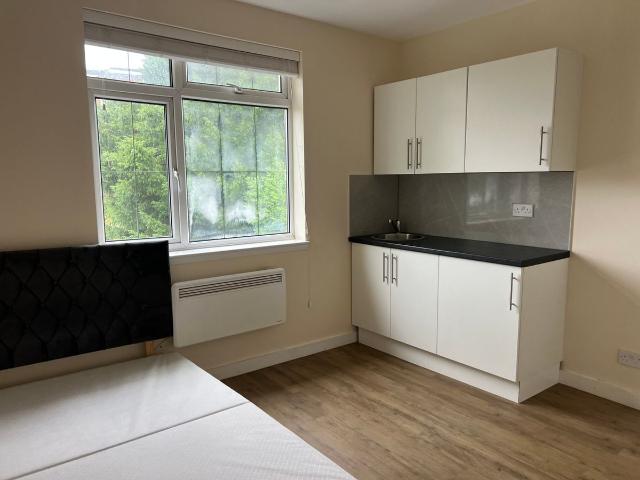 Bridge Lane, Temple Fortune NW11, Studio to rent, £1,436 pcm | PrimeLocation