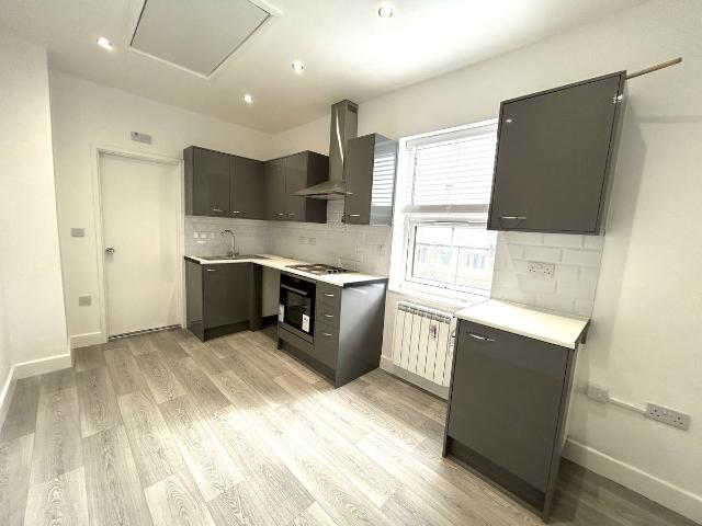 Bridge St, Brackley NN13, Studio to rent, £900 pcm | PrimeLocation