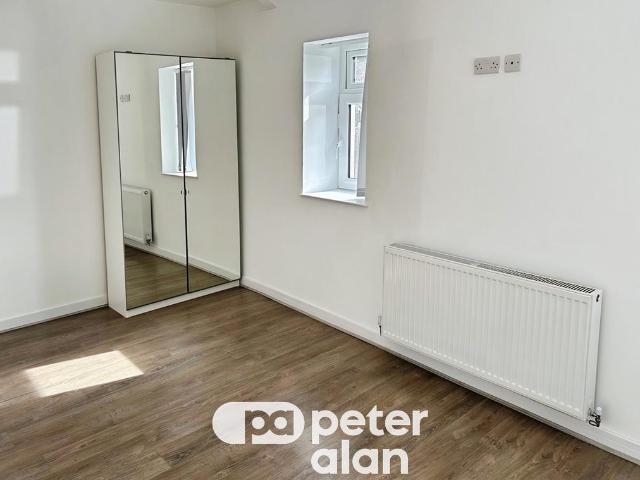 Bridge Street, MERTHYR TYDFIL, CF48 1 bed in a house share to rent £400 pcm £92 pw