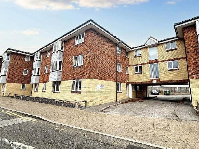 Bridge Street, Newhaven BN9, 2 bed flat to rent, £1,250 pcm | PrimeLocation