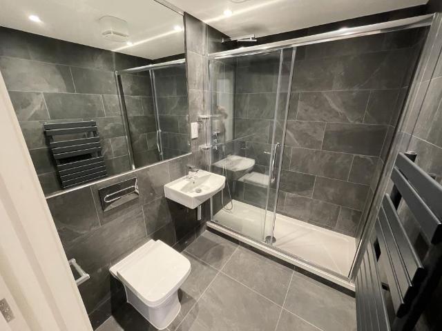 Bridge Street, Caversham RG4, 1 bed flat to rent, £1,200 pcm | PrimeLocation