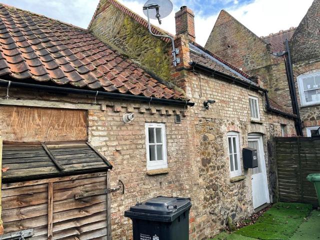 Bridge Street, Downham Market PE38 1 bed terraced house to rent £695 pcm £160 pw