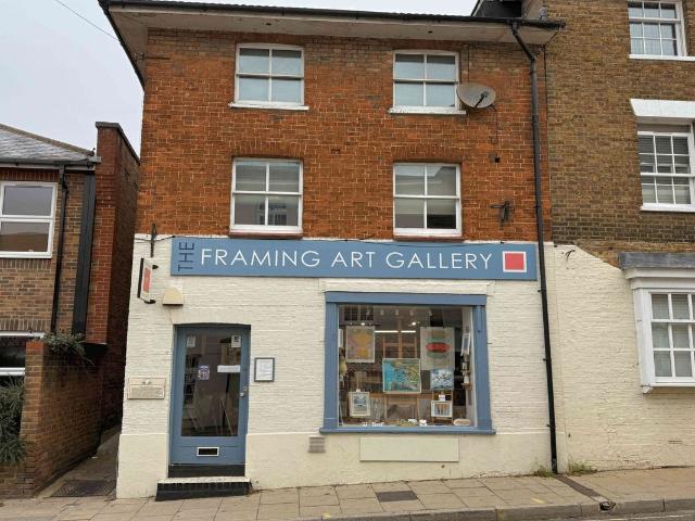 Bridge Street, Leatherhead, Surrey KT22, 1 bed flat to rent, £1,195 pcm | PrimeLocation