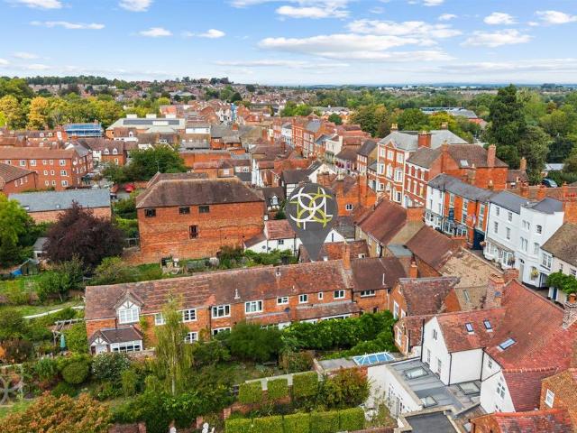 Bridge Street, Pershore 2 bed cottage to rent £950 pcm £219 pw