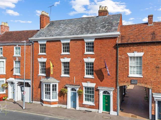 Bridge Street, Pershore 5 bed house to rent £2,400 pcm £554 pw