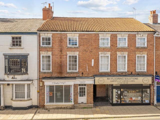 Bridge Street, Tadcaster LS24, 2 bed flat to rent, £800 pcm | PrimeLocation