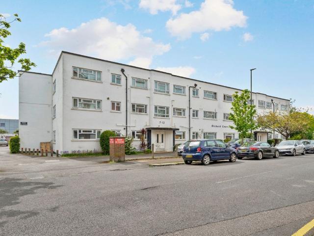 Bridge Street, Walton On Thames KT12, 2 bed flat to rent, £1,500 pcm | PrimeLocation