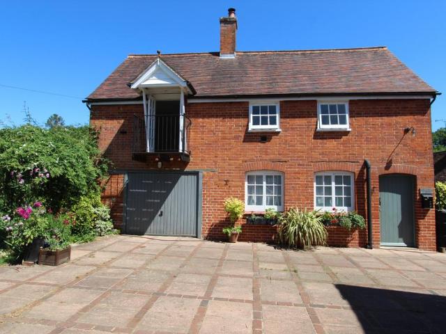 Bridge Street, Wickham 1 bed duplex to rent £1,000 pcm £231 pw