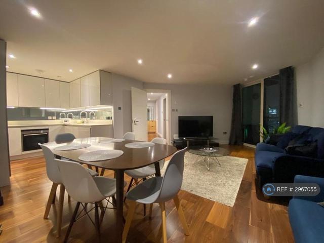 Bridge Place, London, SW1V 2 bed flat to rent £4,500 pcm £1,038 pw