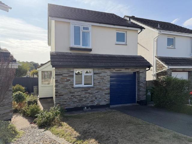 Bridge Plats Way, Londonderry. 3 bed detached house to rent £1,200 pcm £277 pw