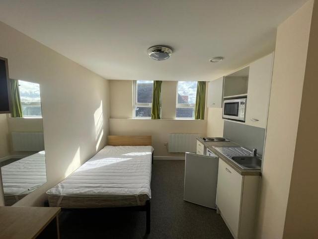 Bridge Road, Birmingham B8 Studio to rent £585 pcm £135 pw