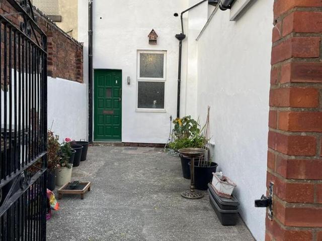 Bridge Road, Crosby, Liverpool 1 bed flat to rent £795 pcm £183 pw