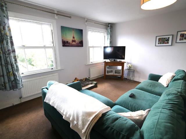 Bridge Road, East Molesey KT8, 2 bed flat to rent, £1,850 pcm | PrimeLocation