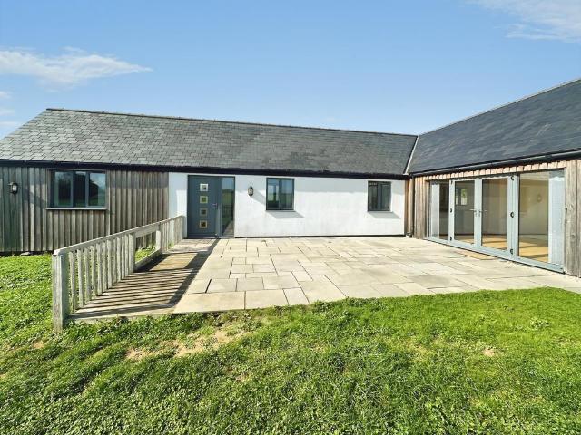 Bridge Road, Huntingdon, PE28 3 bed bungalow to rent £1,600 pcm £369 pw