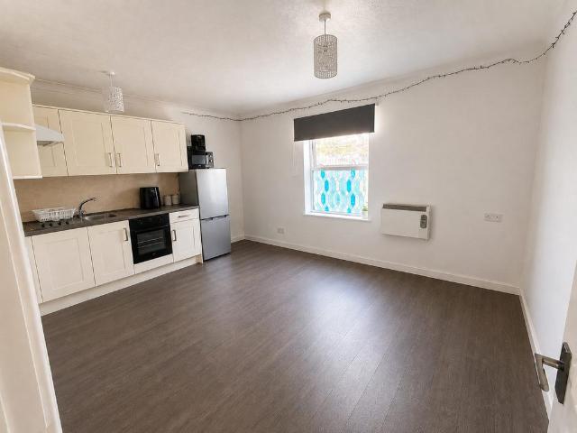 Bridge Terrace Albert Rd South 1 bed flat to rent £1,150 pcm £265 pw
