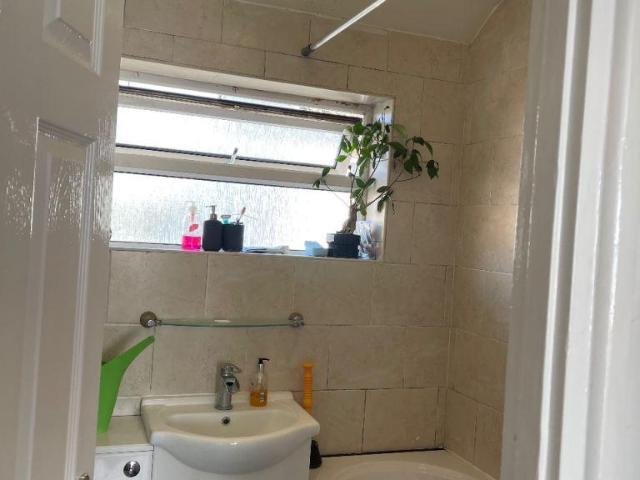 Bridgecote, Coventry, CV3 1 bed in a house share to rent £450 pcm £104 pw