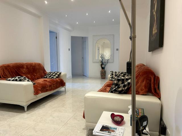 Bridgefield House, 219 Queensway, London, W2 5HS, United Kingdom | 5 bed apartment for rent #162170899 | Rentberry