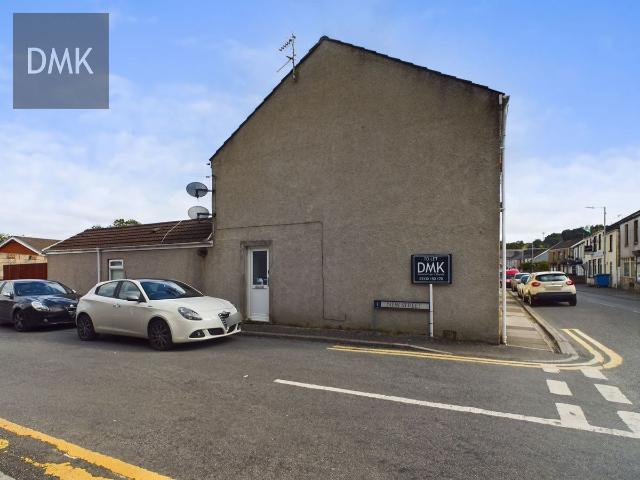 Bridgend Road, Aberkenfig, Bridgend CF32, 1 bed flat to rent, £725 pcm | PrimeLocation