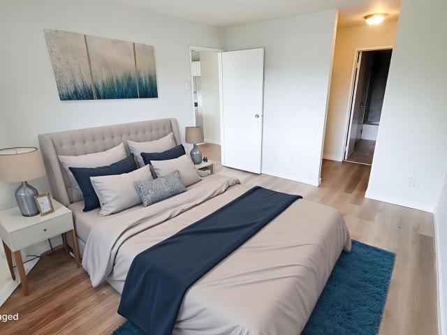 Bridgeport Manor Apartments | 33405 Bourquin Pl