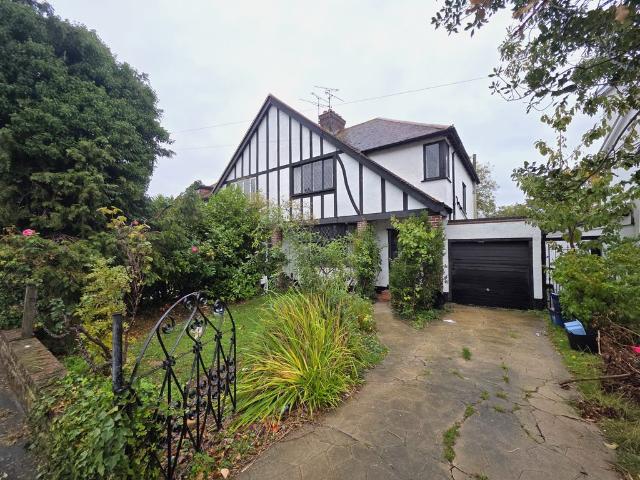 Bridgwater Drive, Westcliff On Sea SS0, 3 bed semi detached house to rent, £2,500 pcm | PrimeLocation