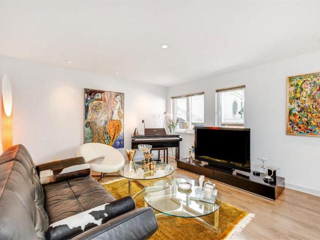 Bride Lane, London EC4Y 1 bed flat to rent £5,200 pcm £1,200 pw